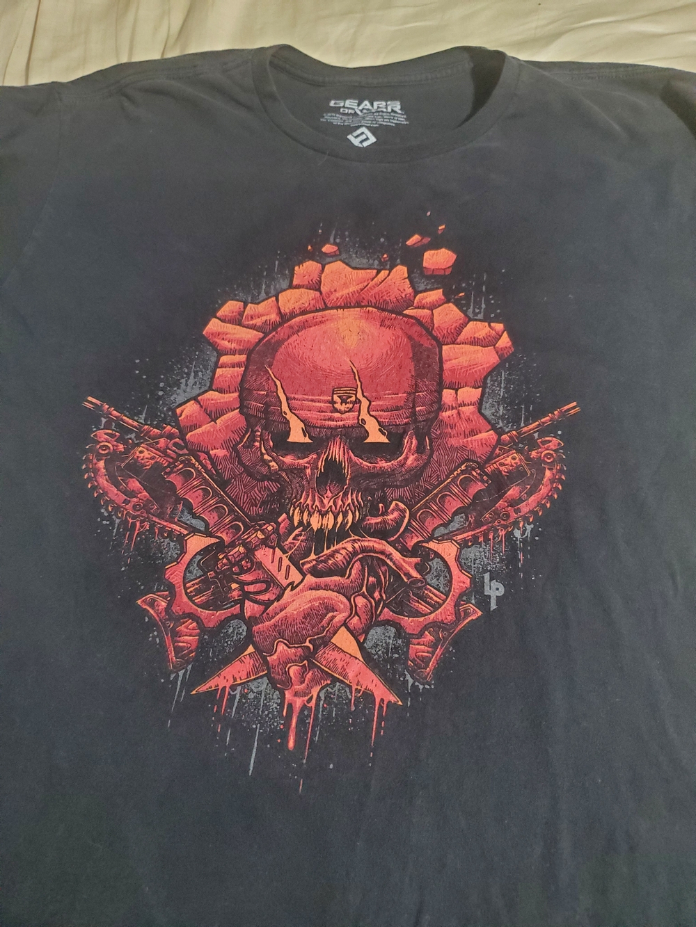 Gears of War Black Graphic Skull Print Men’s T-Shirt - Red Artwork